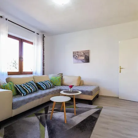 Makalu Apartment *